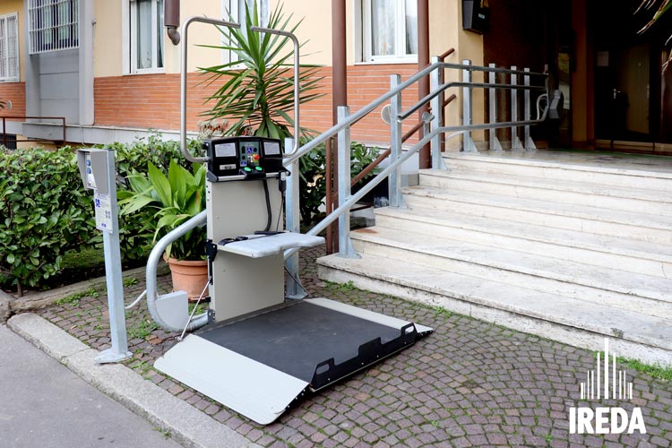 Montascale A Pedana Milano Aperta 02