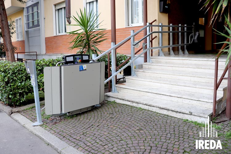 Montascale A Pedana Milano Chiusa 01