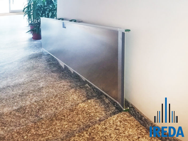 Rampa In Alluminio Incernierata Al Muro In Un Condominio 04
