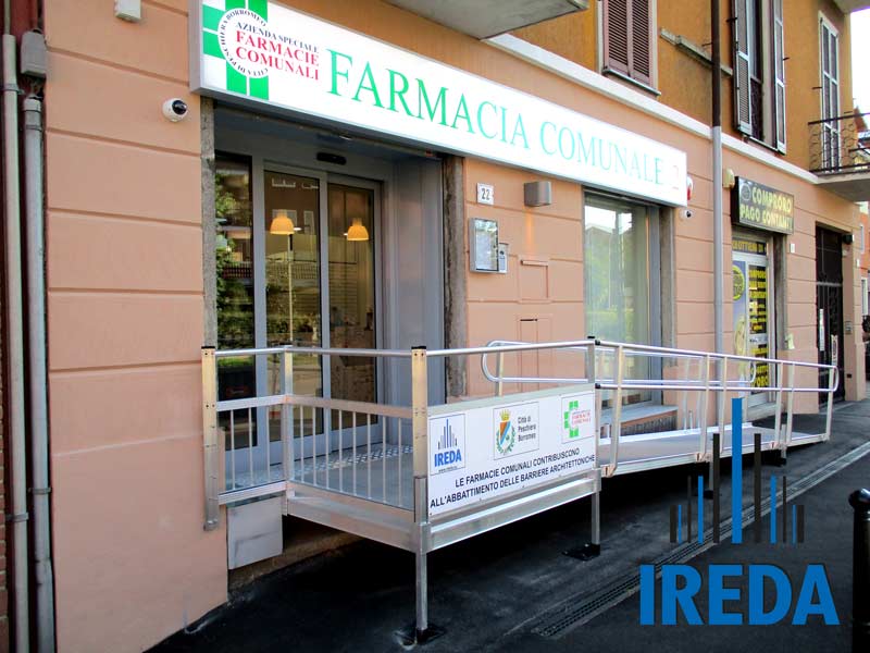 Rampa con corrimani per farmacia (1)