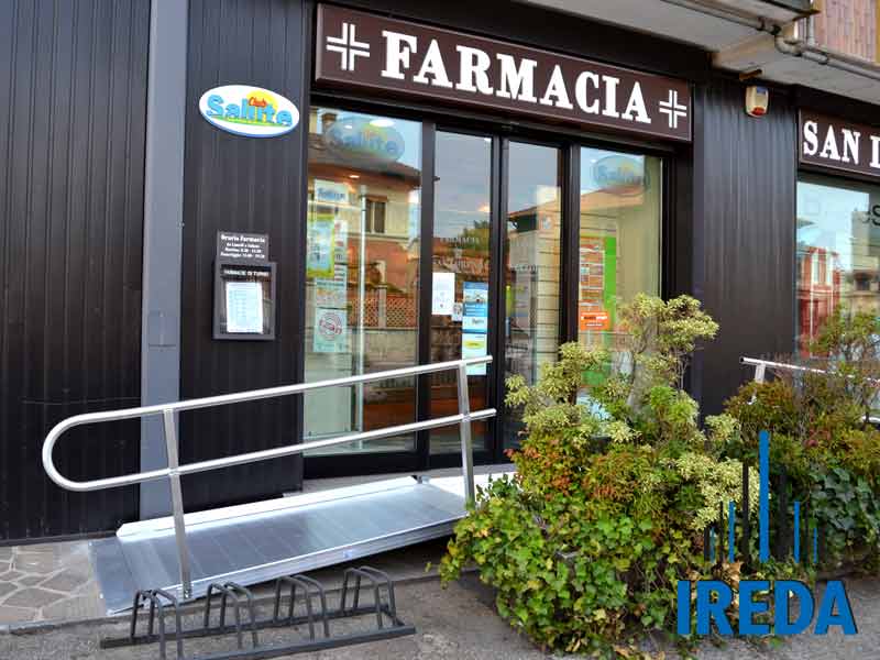 Il lato sinistro della rampa modulare (vista frontale)