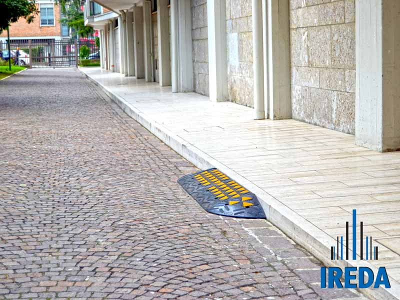 Accesso al condominio da strada carrabile