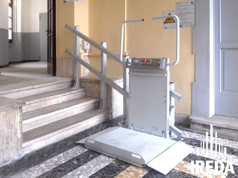 Montascale A Piattaforma Installato Al Commissariato Legnano 05