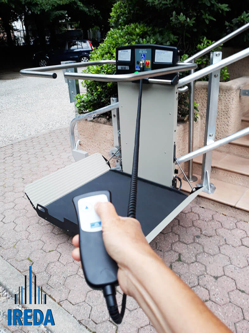 Montascale a Piattaforma per Scale Curve - Montascale curvilineo a pedana