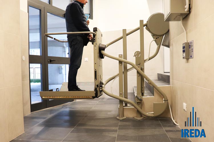 Montascale Curvilineo A Pedana Milano Sequenza 1