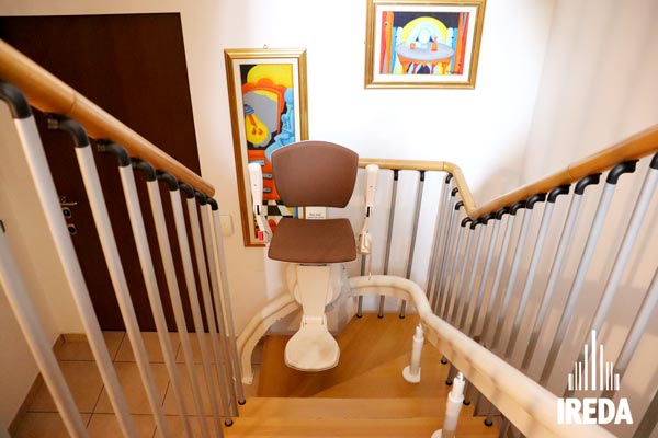 Montascale per scale a chiocciola Milano: soluzione perfetta in casa