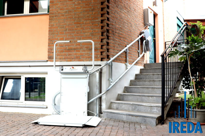 Montascale A Piattaforma Installata Nella Parrocchia Di Pero Milano 06