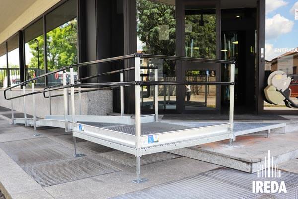 Pedana Modulare Banca Desio angolo rampa ingresso