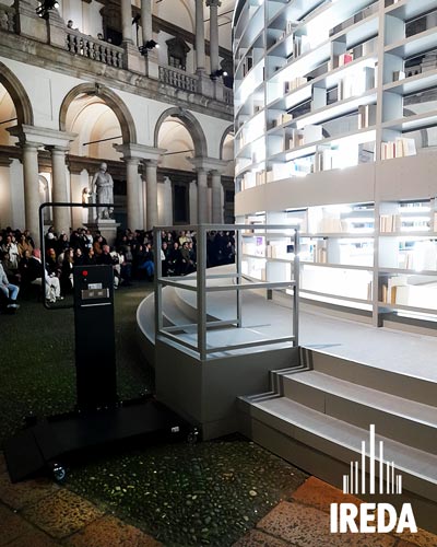Piattaforma per disabili Pinacoteca Brera dettaglio