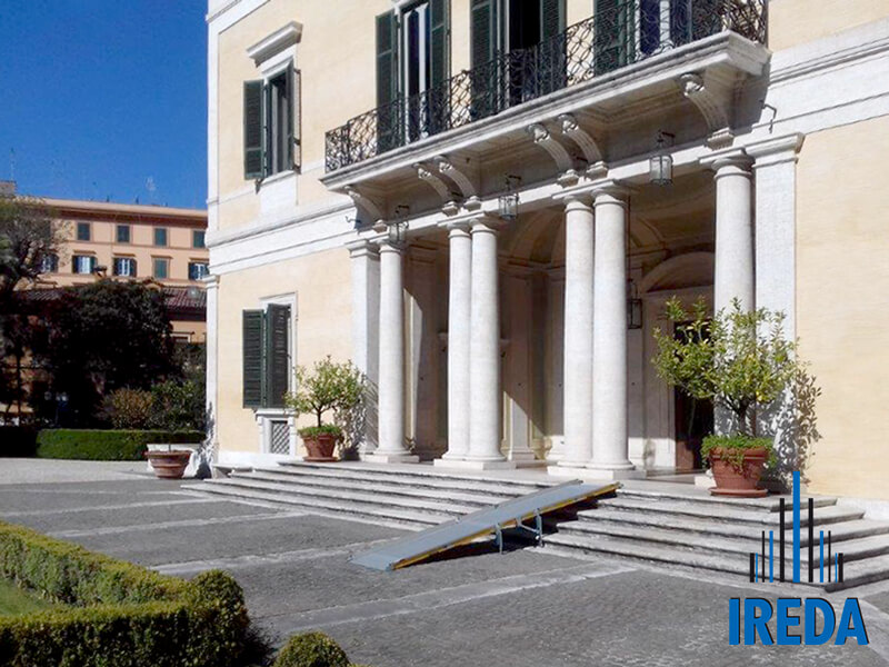 Rampa A Ponte Per Disabili Installata A Villa Bonaparte A Roma 03