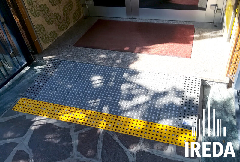 Rampa Componibile Disabili Installata In Un Condominio A Milano 03