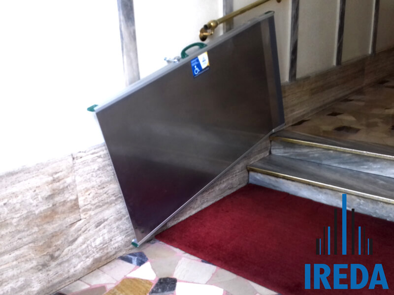 Rampa Disabili In Alluminio Installata In Un Condominio 06