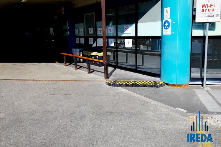 Rampa per piccoli dislivelli: Ospedale S. Carlo