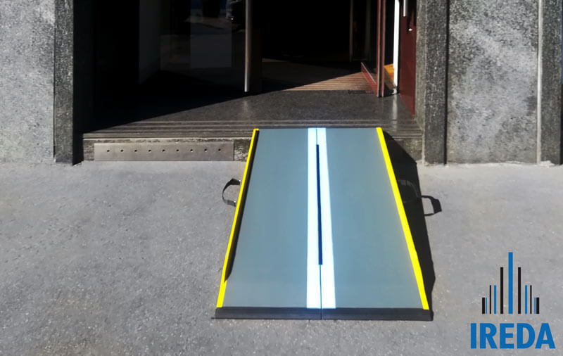 Rampa Pieghevole Vetroresina Per Boutique Nespresso Milano 03