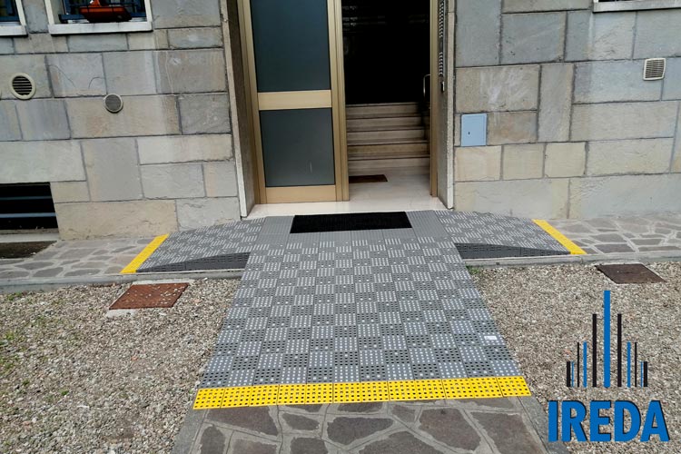 Rampe componibili Milano: esempio di rampa Blognia Condominio Decumana