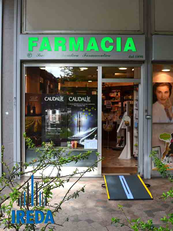 Rampe portatili per una catena di farmacie di Milano Rampe portatili per una catena di farmacie di Milano