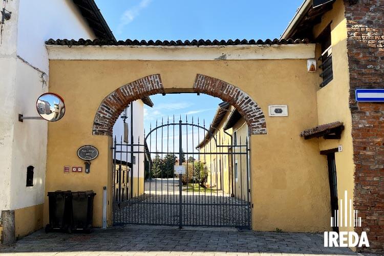 Servoscala A Piattaforma Ingresso Cancello