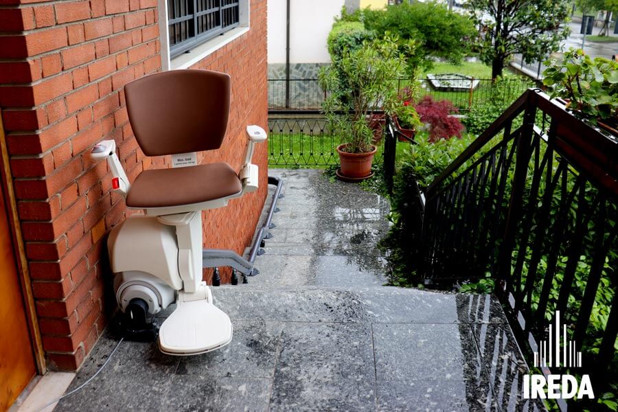 Servoscala Disabili con poltroncina: curva seconda rampa sedile ruotato