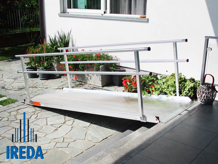 Rampa per disabili removibile con corrimani IREDA Gateway