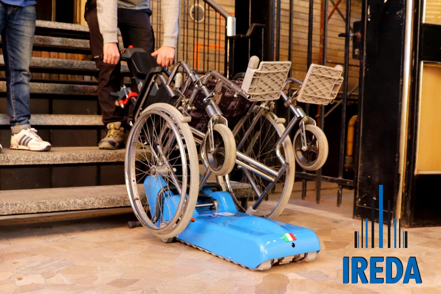 Montascale cingolato per disabili Milano
