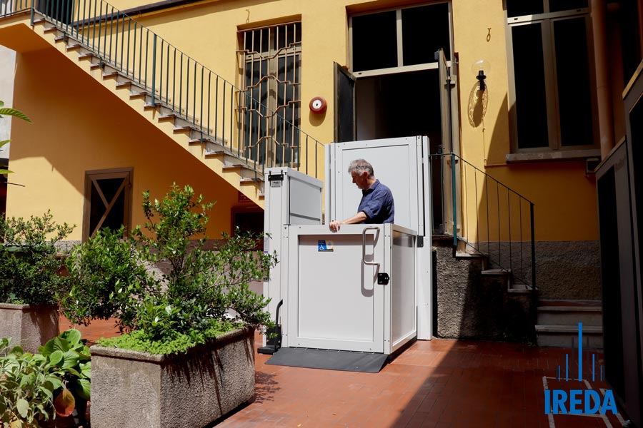 Piattaforma Per Disabili Milano In Funzione 03