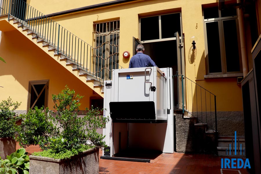 Piattaforma Per Disabili Milano In Funzione 04