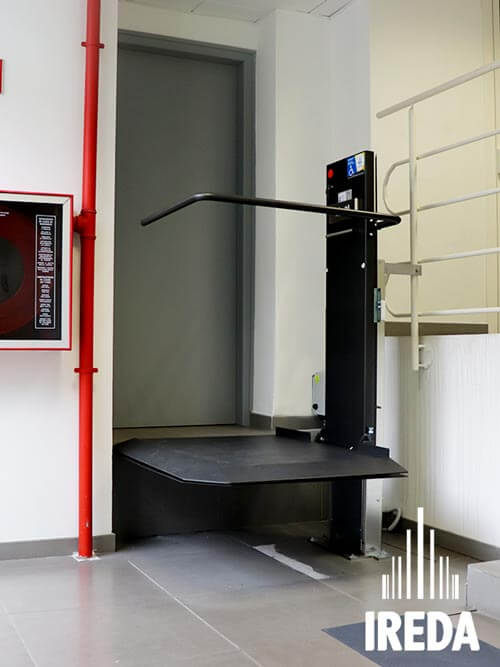 Piattaforma Disabili Milano: pedana in funzione