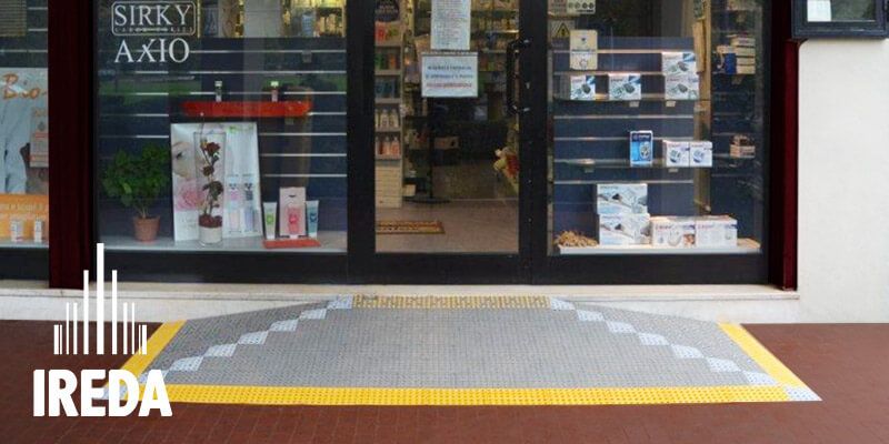 Rampe disabili farmacie Bologna: progetto e installazione