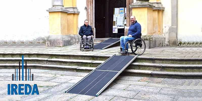 Pedane portatili removibili per una chiesa di Novara