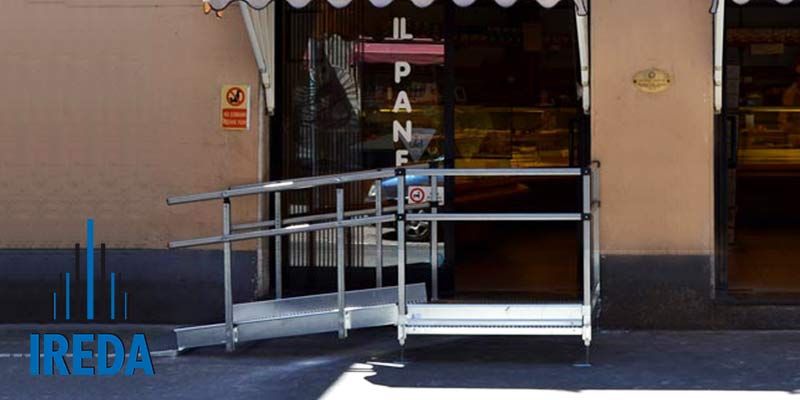 Rampa modulare per una panetteria-pasticceria a Milano